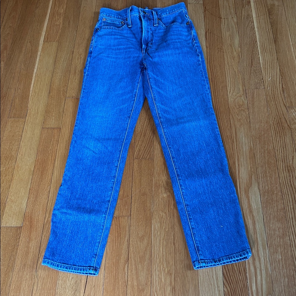 Madewell women’s Straight-Leg Denim Jeans in Blue - Picture 2 of 9